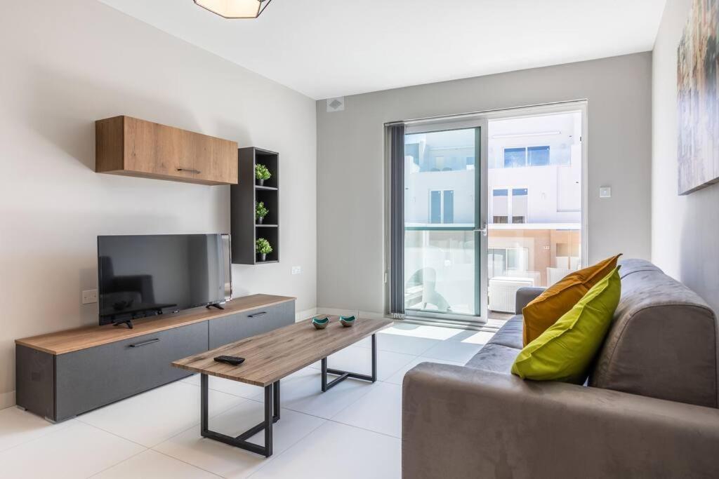 Exquisite Modern Luxury Apt In Central Malta - Walking Distance To The Restaurants & Night Life Is-Swieqi Buitenkant foto